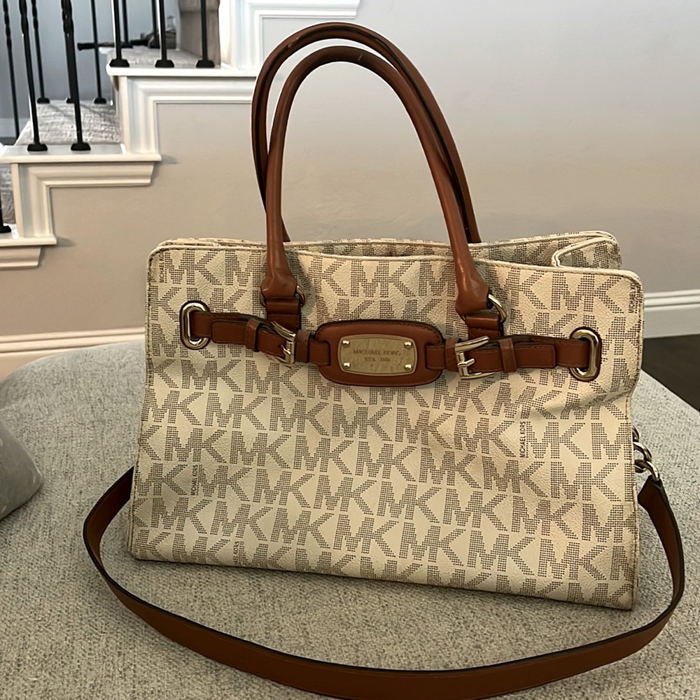 Michael Kors Medium Logo Bag